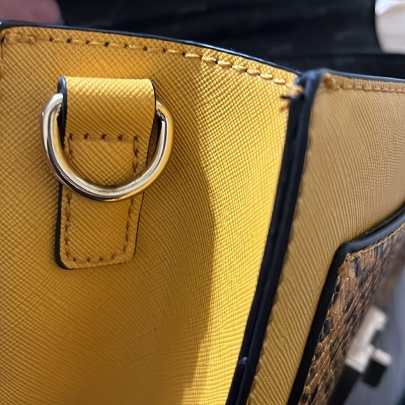 Aldo bag with scarf. Mustard color w/faux snake skin. Comes w/detachable strap - Picture 10 of 13